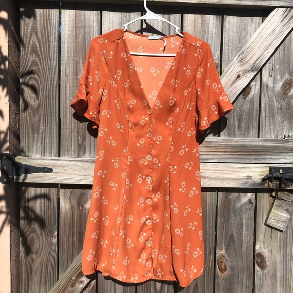 Meet your Posher, Erica - Picture 3 of 6